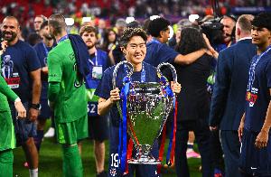 选择＞努力！25岁李刚仁2夺欧冠成亚洲第一人，加盟巴黎3年夺11冠