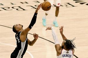 Windhorst：若文班亚马G3拼命打马刺还有戏 今天他只拼了下半场