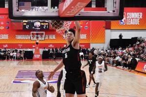 博主：杨瀚森是因劳累导致的免疫力下降 感染了皮肤疾病